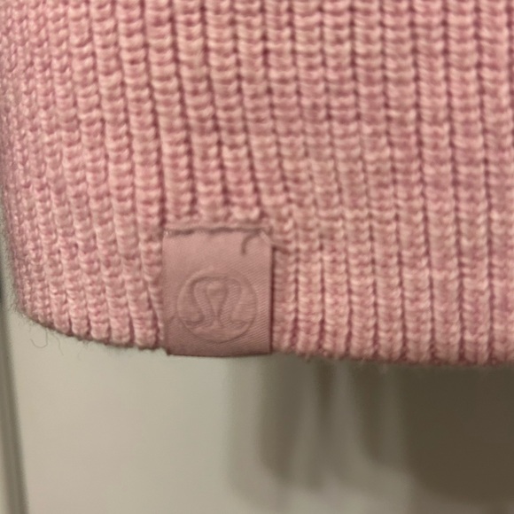 Lululemon Merino Wool -Blend Ribbed
Crewneck Sweater - Heathered Pink Peony! - Picture 5 of 8